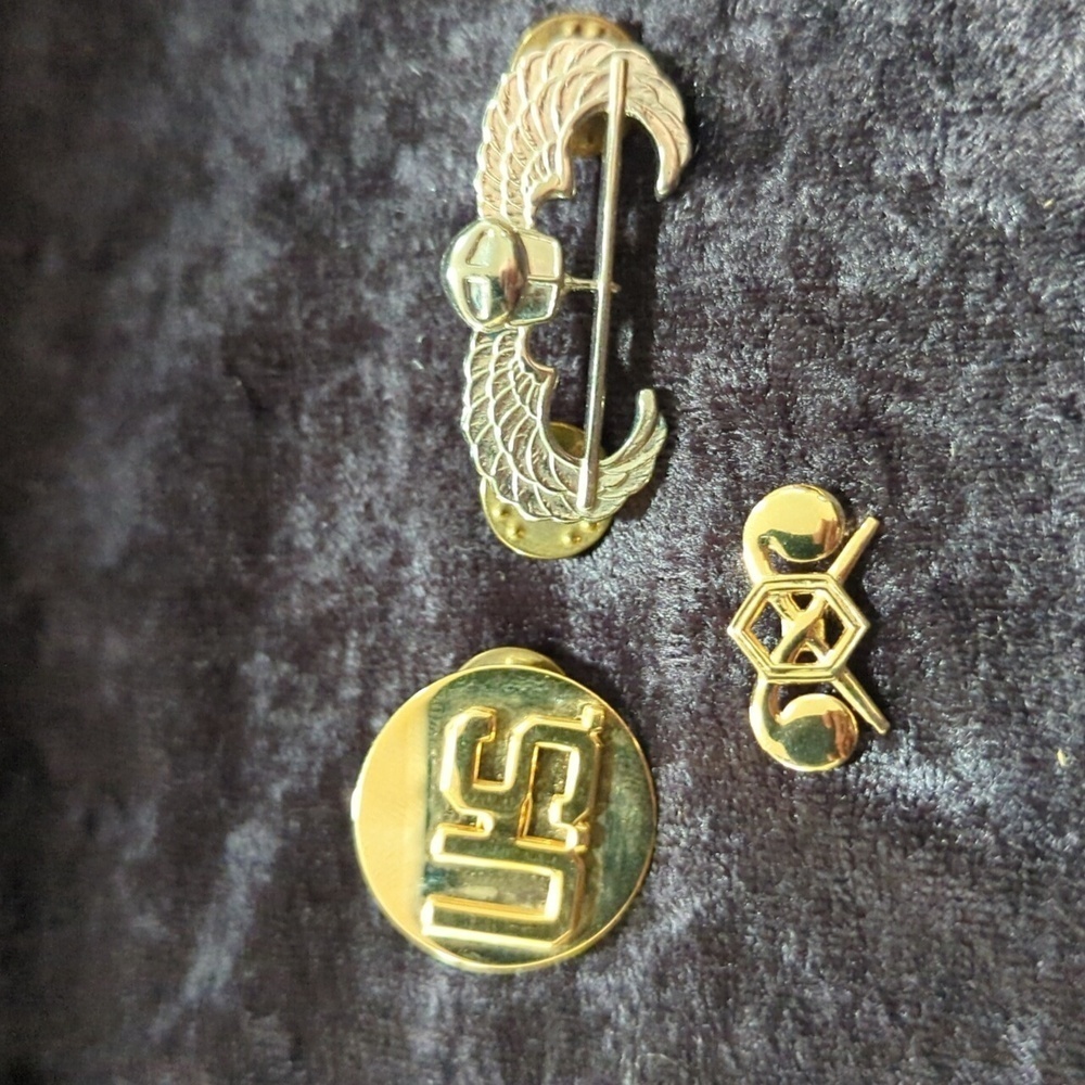 U.S. Army Vintage Air Assault Badge Pin, Enlisted Collar Pin, Chemical Corp Pin
